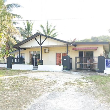 Kuntum Cottage Bed & Breakfast Kampung Tanjung Ipoh Bagian luar foto
