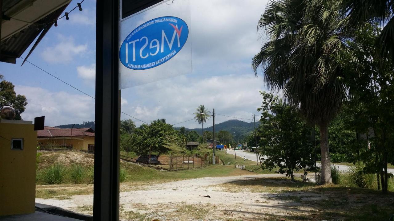 Kuntum Cottage Bed & Breakfast Kampung Tanjung Ipoh Bagian luar foto