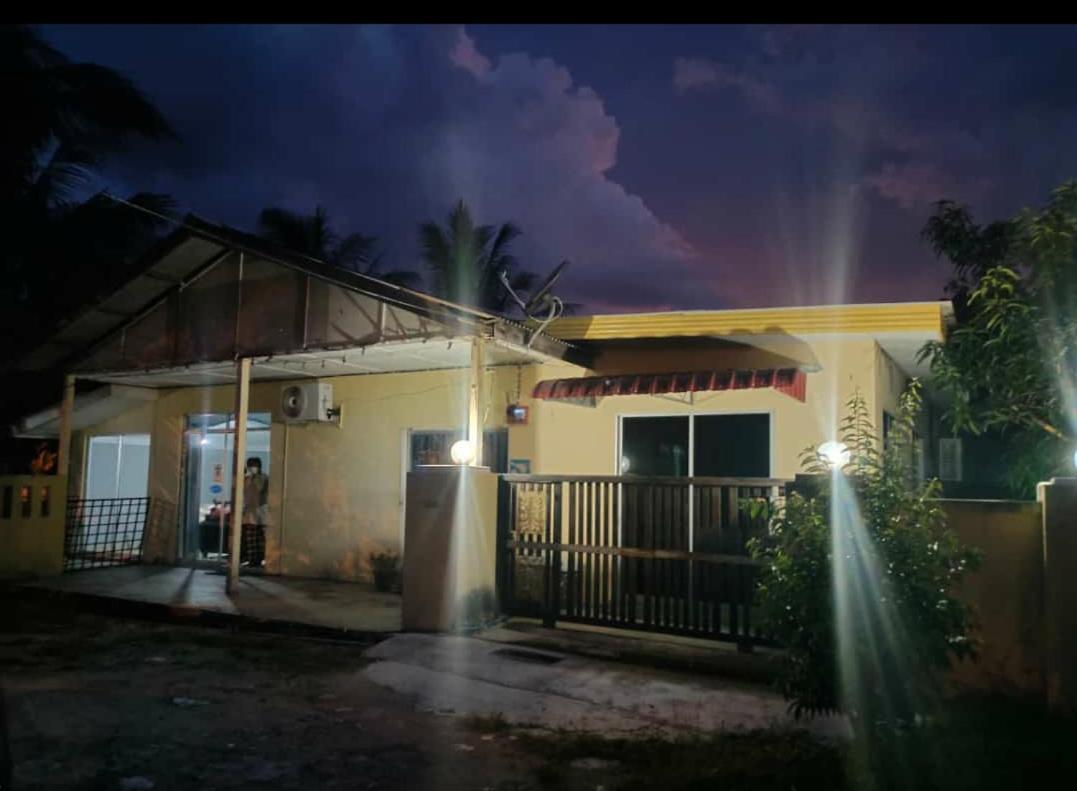 Kuntum Cottage Bed & Breakfast Kampung Tanjung Ipoh Bagian luar foto