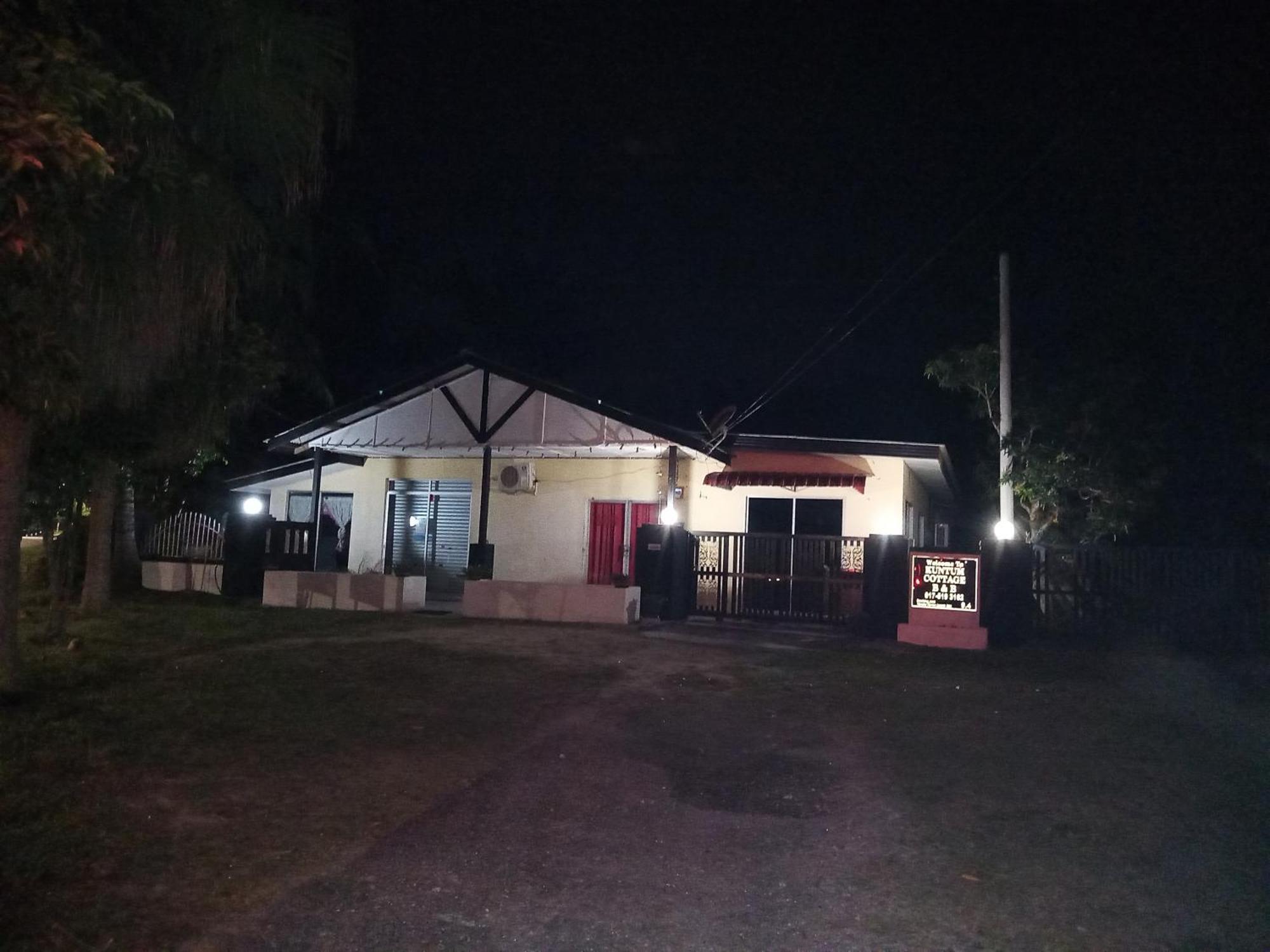 Kuntum Cottage Bed & Breakfast Kampung Tanjung Ipoh Bagian luar foto